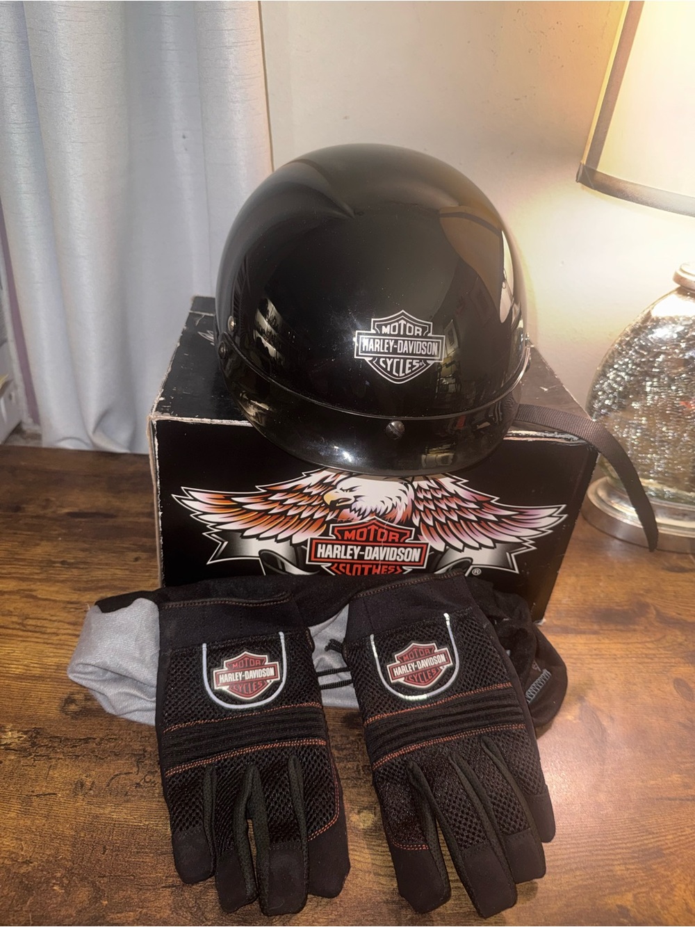 Harley Davidson Helmet Size Medium  With Bag And Box & Medium Gloves